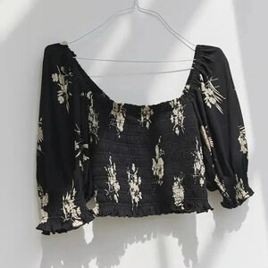 Urban Outfitters Giselle Smocked Cropped Top Size Small